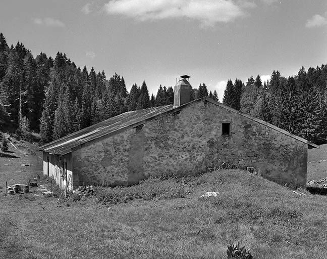 Face droite. © Région Bourgogne-Franche-Comté, Inventaire du patrimoine Face droite. © Région Bourgogne-Franche-Comté, Inventaire du patrimoine