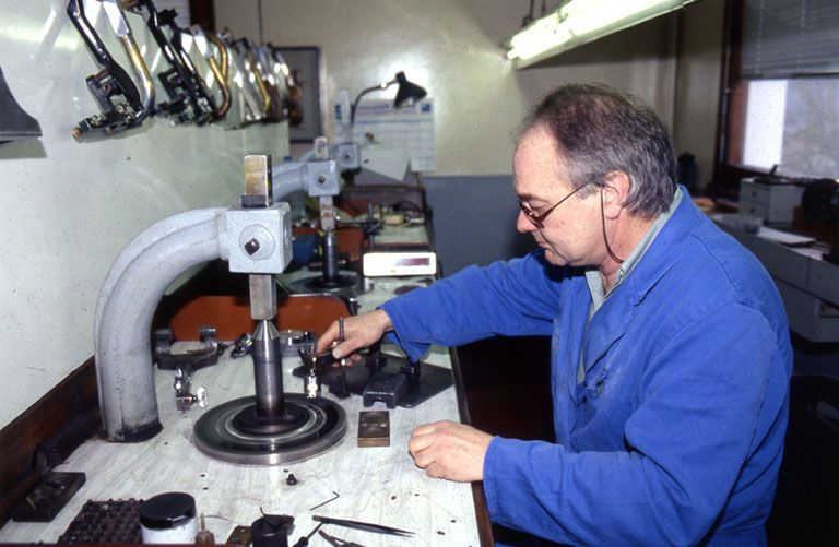 Taille d'un diamant. © Région Bourgogne-Franche-Comté, Inventaire du patrimoine