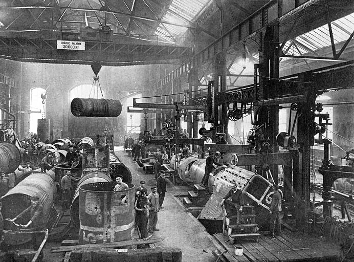 Atelier de chaudronnerie - Préparation et perçage des chaudières de locomotives. © Région Bourgogne-Franche-Comté, Inventaire du patrimoine
