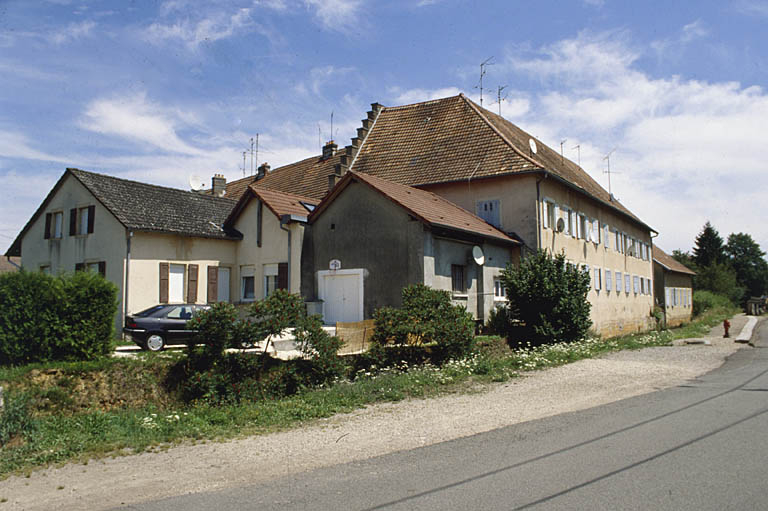 Vue d'ensemble depuis l'ouest. © Région Bourgogne-Franche-Comté, Inventaire du patrimoine