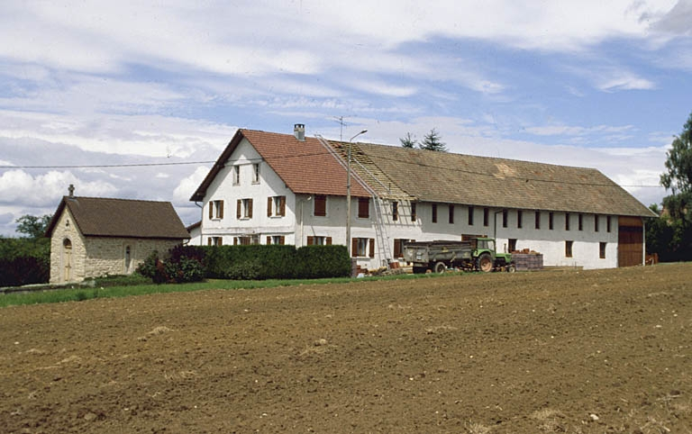 Vue d'ensemble depuis le sud-est. © Région Bourgogne-Franche-Comté, Inventaire du patrimoine