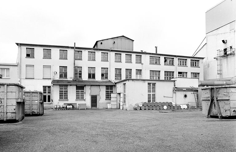 Atelier de fabrication (émaillage). © Région Bourgogne-Franche-Comté, Inventaire du patrimoine