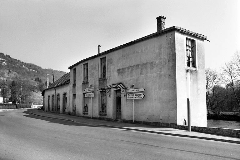 Logement et bureau (?) de l'atelier de bonneterie primitif. © Région Bourgogne-Franche-Comté, Inventaire du patrimoine Logement et bureau (?) de l'atelier de bonneterie primitif. © Région Bourgogne-Franche-Comté, Inventaire du patrimoine