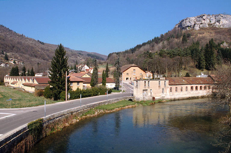 Vue générale depuis le sud. © Région Bourgogne-Franche-Comté, Inventaire du patrimoine Vue générale depuis le sud. © Région Bourgogne-Franche-Comté, Inventaire du patrimoine
