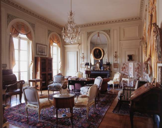 Vue d'ensemble du salon depuis l'entrée. © Région Bourgogne-Franche-Comté, Inventaire du patrimoine