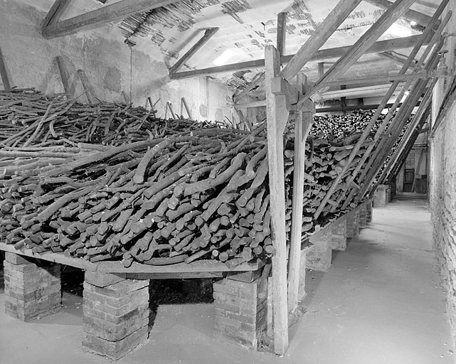 Séchoir à vapeur clos : vue de l'enfilade. © Région Bourgogne-Franche-Comté, Inventaire du patrimoine