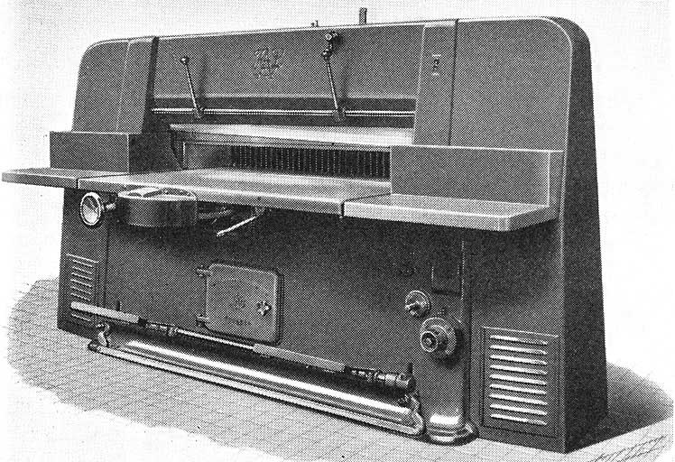 Un massicot F. 4, pour la coupe du papier. © Région Bourgogne-Franche-Comté, Inventaire du patrimoine