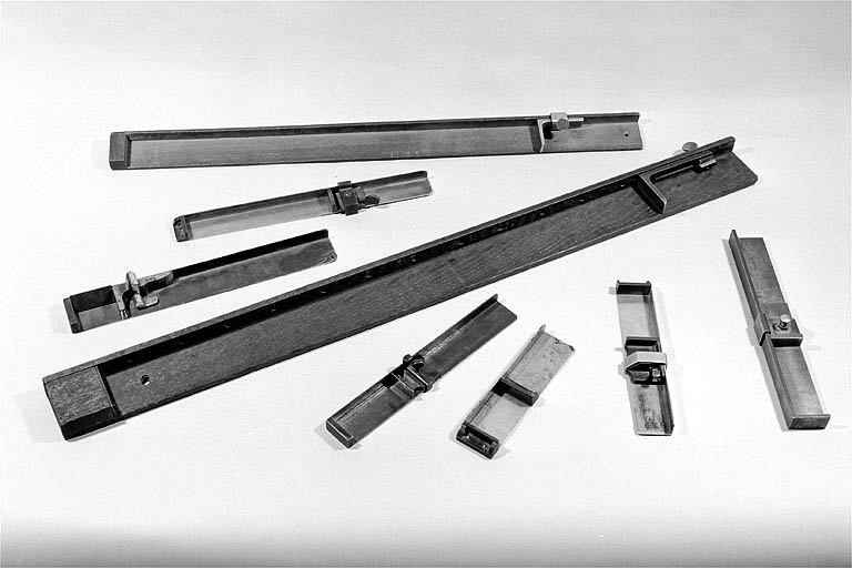 Vue d'ensemble de 8 composteurs. © Région Bourgogne-Franche-Comté, Inventaire du patrimoine