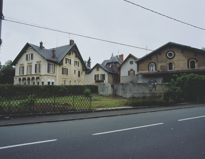 Vue rapprochée depuis le sud. © Région Bourgogne-Franche-Comté, Inventaire du patrimoine