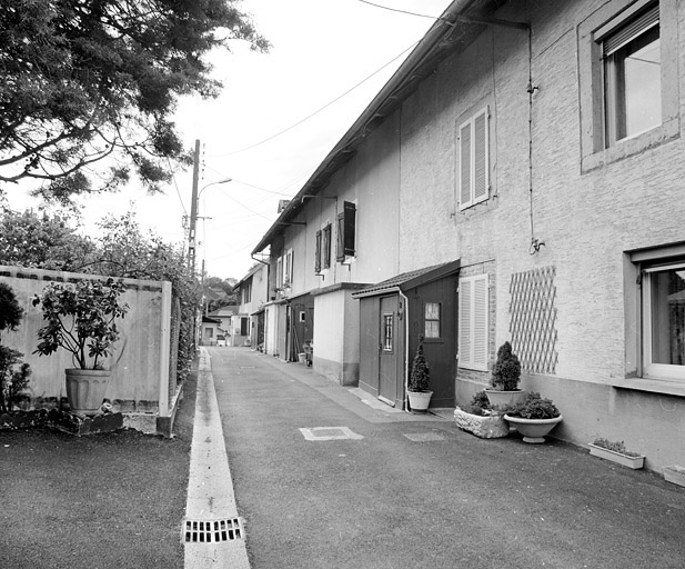 Façades est rue des Bouleaux. © Région Bourgogne-Franche-Comté, Inventaire du patrimoine