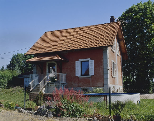 Maison individuelle au n° 8 rue de la Montre. © Région Bourgogne-Franche-Comté, Inventaire du patrimoine