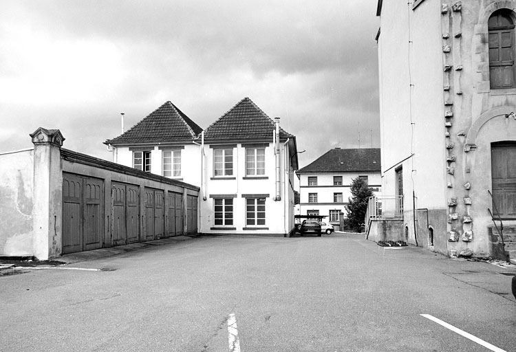 Remises et laboratoire depuis l'est. © Région Bourgogne-Franche-Comté, Inventaire du patrimoine