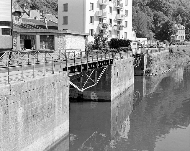 Ponts de halage sur les canaux de fuite de l'usine. © Région Bourgogne-Franche-Comté, Inventaire du patrimoine Ponts de halage sur les canaux de fuite de l'usine. © Région Bourgogne-Franche-Comté, Inventaire du patrimoine