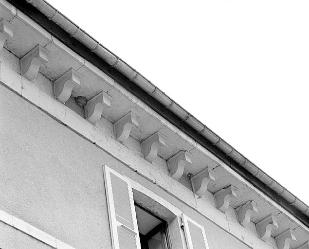 Corniche et corbeaux. © Région Bourgogne-Franche-Comté, Inventaire du patrimoine