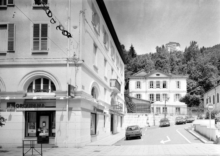 Vue d'ensemble, côté nord : immeuble et école Notre-Dame. © Région Bourgogne-Franche-Comté, Inventaire du patrimoine