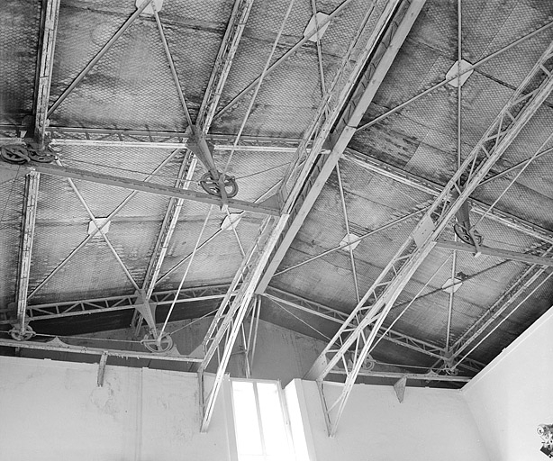 Charpente métallique de la toiture. © Région Bourgogne-Franche-Comté, Inventaire du patrimoine