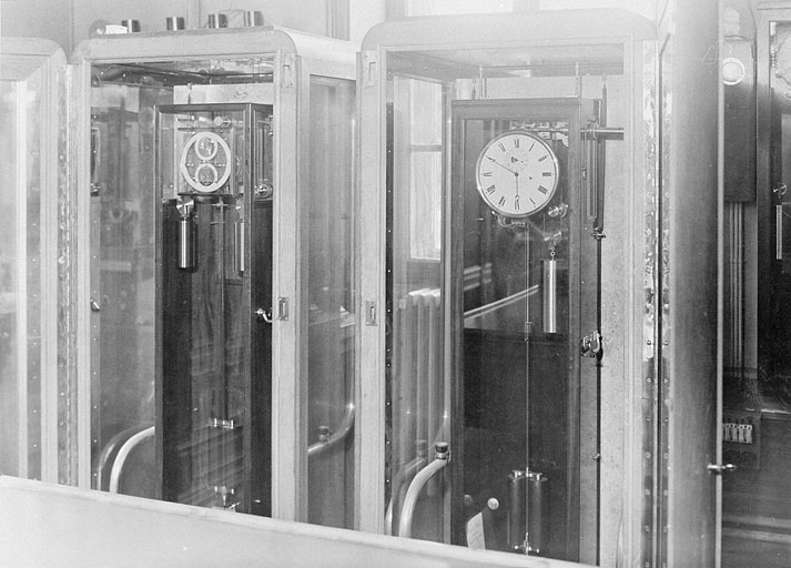 [Vue d'ensemble rapprochée de deux armoires à température contrôlée], avant 1909. © Région Bourgogne-Franche-Comté, Inventaire du patrimoine