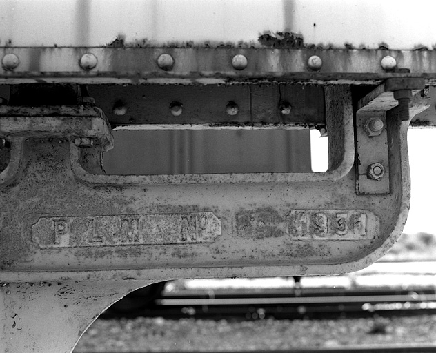 Inscription concernant le propriétaire, au recto du support de l'appareil indicateur. © Région Bourgogne-Franche-Comté, Inventaire du patrimoine