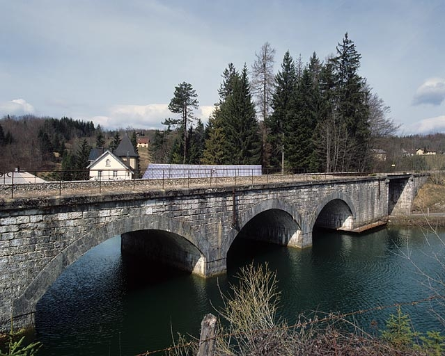 Pont et viaduc : élévation orientale depuis l'est (côté La Cluse). © Région Bourgogne-Franche-Comté, Inventaire du patrimoine