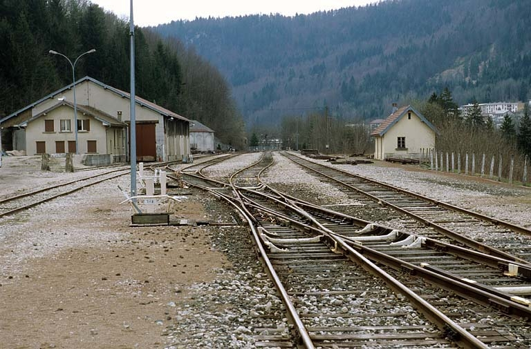 Vue d'ensemble de la gare des marchandises, depuis le nord. © Région Bourgogne-Franche-Comté, Inventaire du patrimoine Vue d'ensemble de la gare des marchandises, depuis le nord. © Région Bourgogne-Franche-Comté, Inventaire du patrimoine