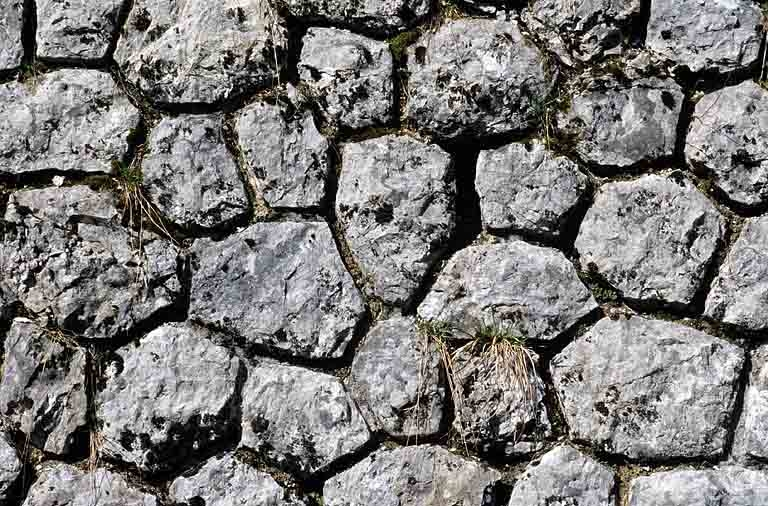 Tunnel du Chalet : détail de l'appareil du mur en aile, côté La Cluse. © Région Bourgogne-Franche-Comté, Inventaire du patrimoine