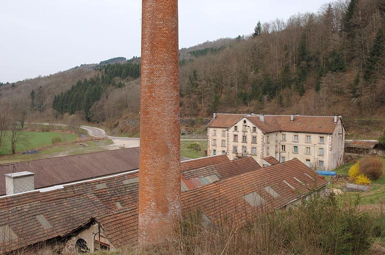 Vue plongeante depuis le nord-est. © Région Bourgogne-Franche-Comté, Inventaire du patrimoine Vue plongeante depuis le nord-est. © Région Bourgogne-Franche-Comté, Inventaire du patrimoine