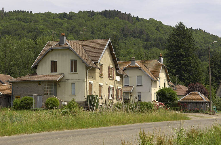 Vue d'ensemble des logements de contremaître. © Région Bourgogne-Franche-Comté, Inventaire du patrimoine
