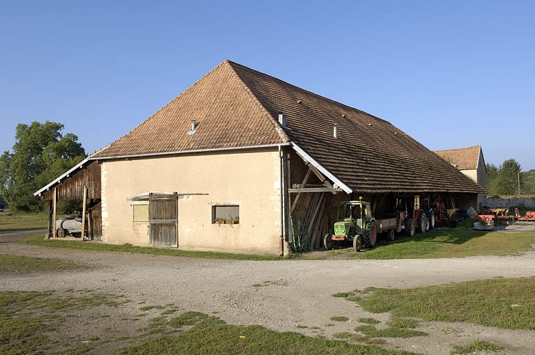 Halle à charbon vue de trois quarts. © Région Bourgogne-Franche-Comté, Inventaire du patrimoine