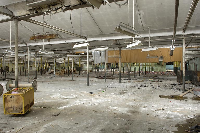 Salle de tissage. Vue d'ensemble depuis l'entrée. © Région Bourgogne-Franche-Comté, Inventaire du patrimoine