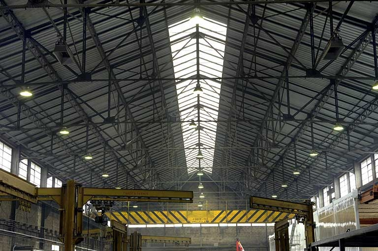 Atelier de fabrication. Charpente et couverture métallique. © Région Bourgogne-Franche-Comté, Inventaire du patrimoine