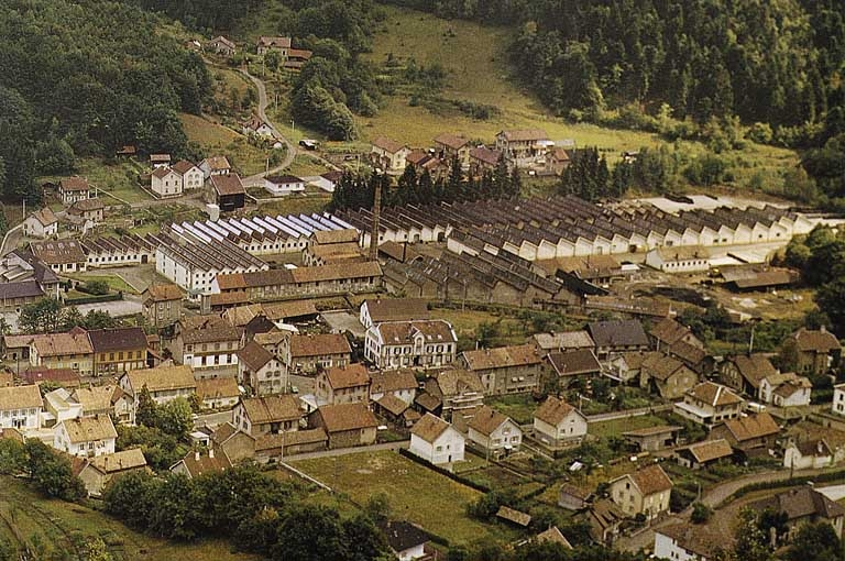 Vue d'ensemble depuis le nord-ouest. © Région Bourgogne-Franche-Comté, Inventaire du patrimoine