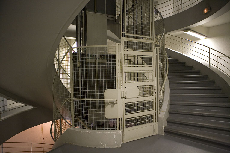 Ascenseur. © Région Bourgogne-Franche-Comté, Inventaire du patrimoine