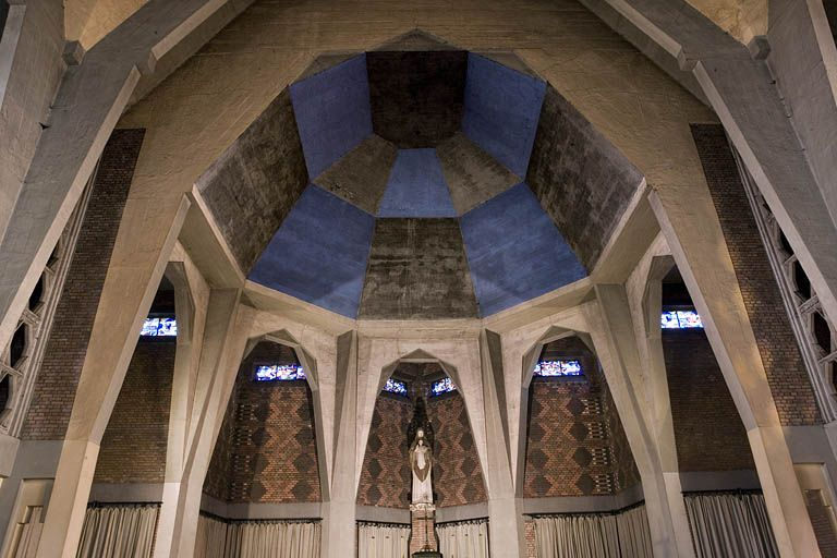 Plafond et piliers du choeur. © Région Bourgogne-Franche-Comté, Inventaire du patrimoine
