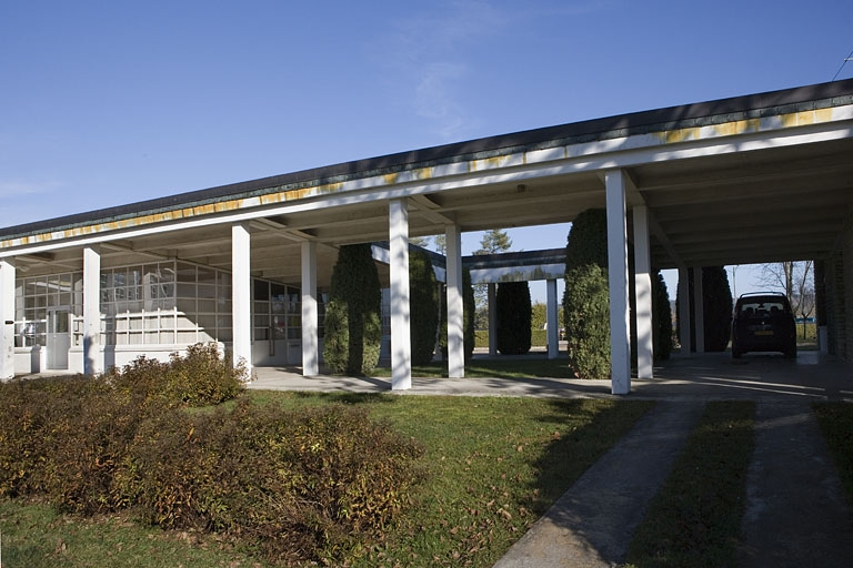 Patio : jardin, galerie. © Région Bourgogne-Franche-Comté, Inventaire du patrimoine