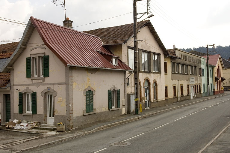 Façades sur l'avenue Jean Jaurès. © Région Bourgogne-Franche-Comté, Inventaire du patrimoine