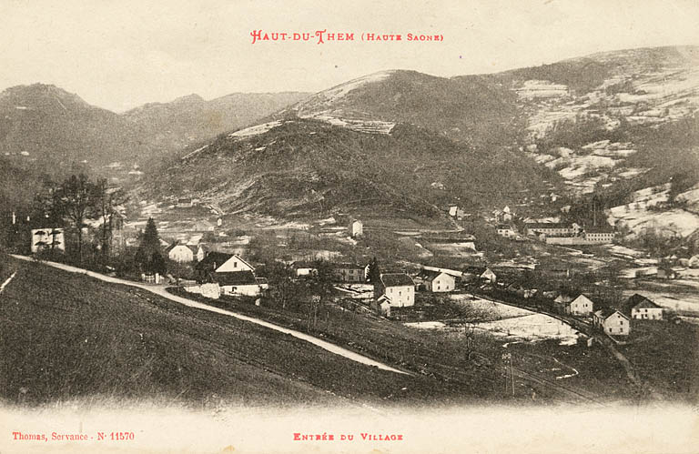 Haut-du-Them (Haute-Saône). Entrée du village. © Région Bourgogne-Franche-Comté, Inventaire du patrimoine