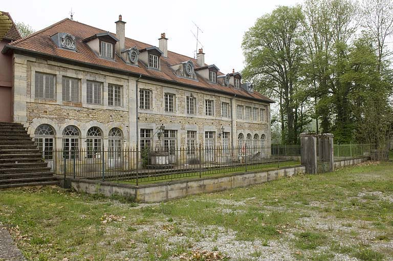 Logement patronal. Vue de trois quarts. © Région Bourgogne-Franche-Comté, Inventaire du patrimoine