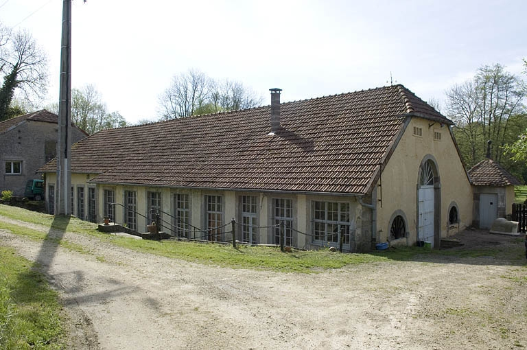 Atelier de fabrication (rive droite) vu de trois quarts. © Région Bourgogne-Franche-Comté, Inventaire du patrimoine