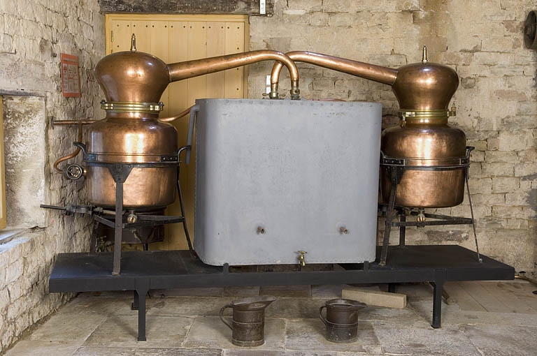 Alambic jumeau à vapeur. © Région Bourgogne-Franche-Comté, Inventaire du patrimoine