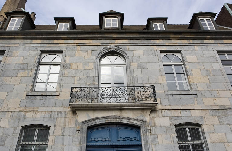 Détail de la façade sur rue de face. © Région Bourgogne-Franche-Comté, Inventaire du patrimoine