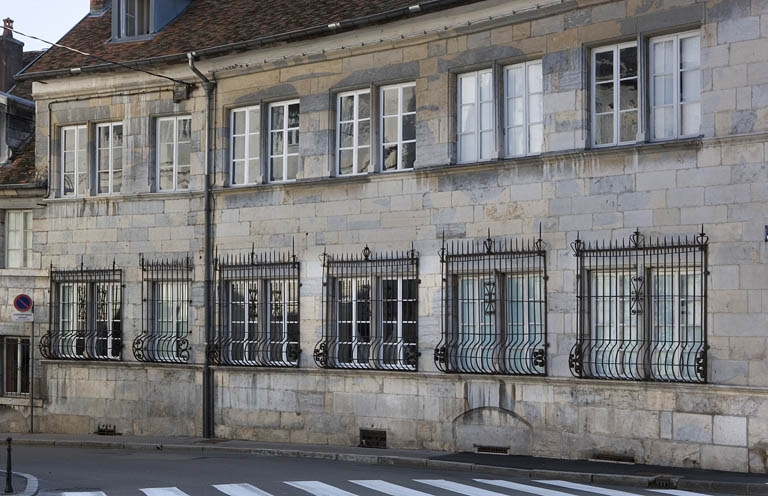 Vue d'ensemble de la façade sur la rue des Martelots. © Région Bourgogne-Franche-Comté, Inventaire du Patrimoine