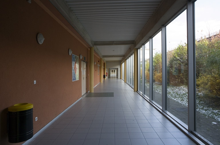 Bâtiment B. Vue couloir. © Région Bourgogne-Franche-Comté, Inventaire du patrimoine
