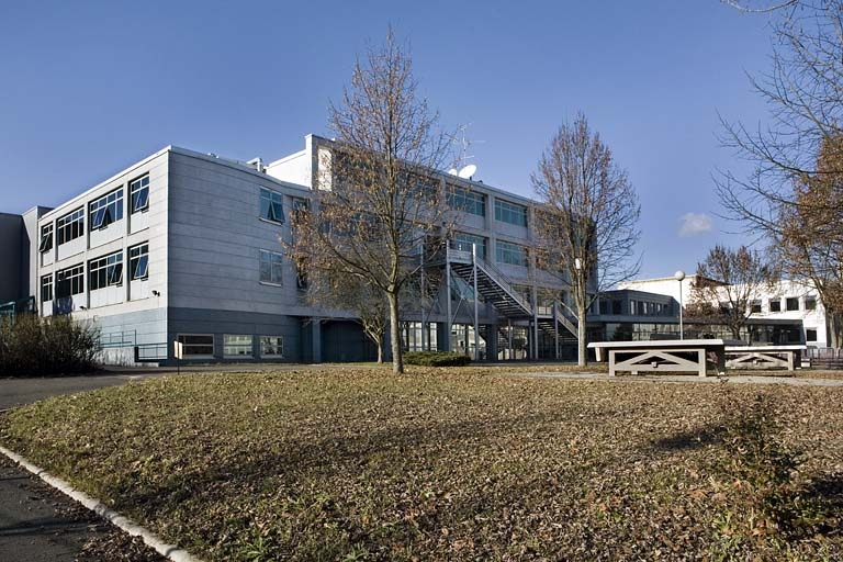 Bâtiment B. Vue de trois quarts gauche de la façade postérieure. © Région Bourgogne-Franche-Comté, Inventaire du patrimoine