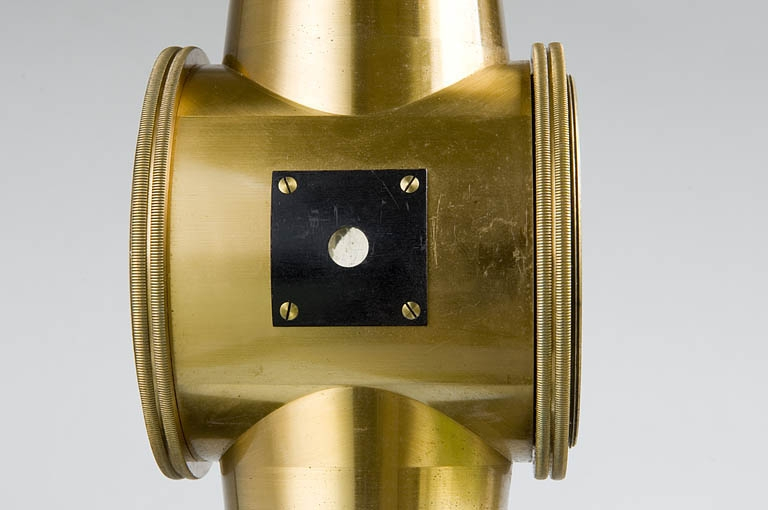 Partie centrale : vue latérale. © Région Bourgogne-Franche-Comté, Inventaire du patrimoine