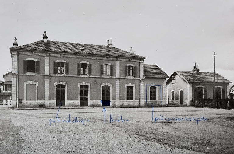 [Façade antérieure du bâtiment des voyageurs], 1980. © Région Bourgogne-Franche-Comté, Inventaire du patrimoine
