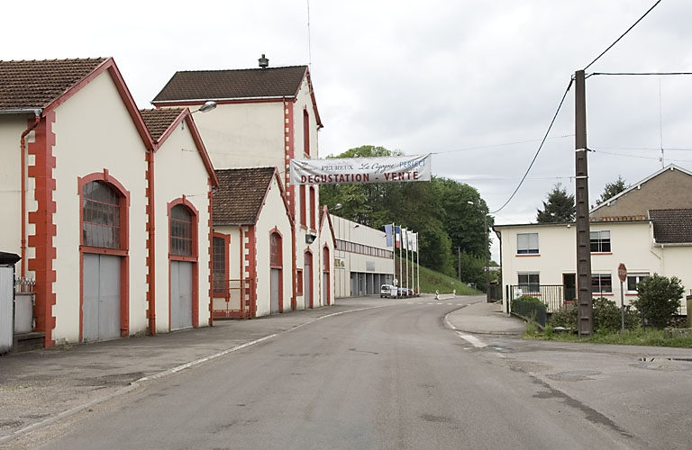 Vue d'ensemble depuis le nord-est. © Région Bourgogne-Franche-Comté, Inventaire du patrimoine