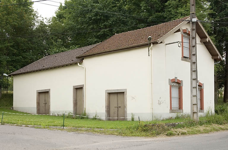 Ancien atelier de fabrication situé à l'est de la route départementale. © Région Bourgogne-Franche-Comté, Inventaire du patrimoine