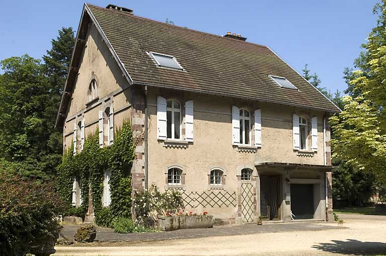 Logement (ancien chenil). Vue de trois quarts. © Région Bourgogne-Franche-Comté, Inventaire du patrimoine