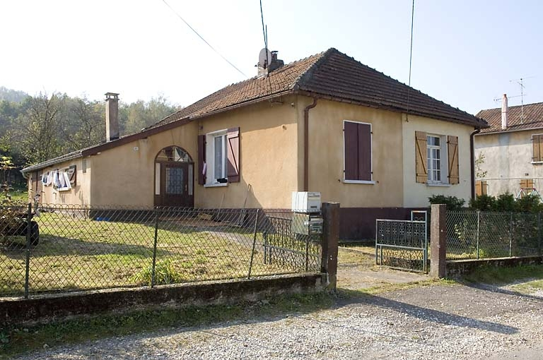 Maison double en rez-de-chaussée. © Région Bourgogne-Franche-Comté, Inventaire du patrimoine