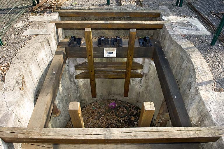 Vestige du puits de l'Etançon (colmaté). © Région Bourgogne-Franche-Comté, Inventaire du patrimoine Vestige du puits de l'Etançon (colmaté). © Région Bourgogne-Franche-Comté, Inventaire du patrimoine